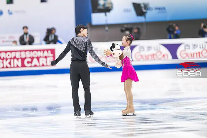 Ice Gallery Skates U.S.